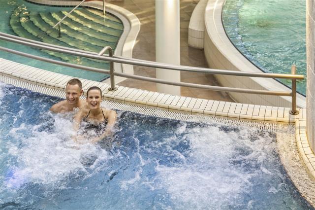 Slovinsko-Moravske-Toplice-Terme3000-termalni-bazen.jpg