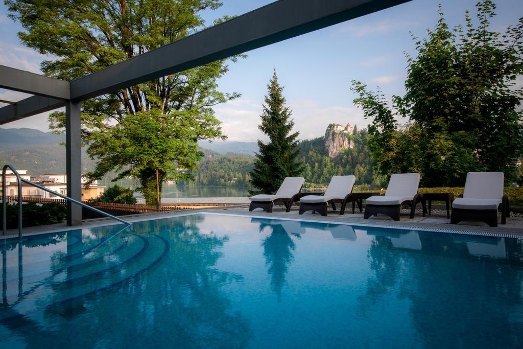 Bled a Savica jezerni romance v julskych alpach