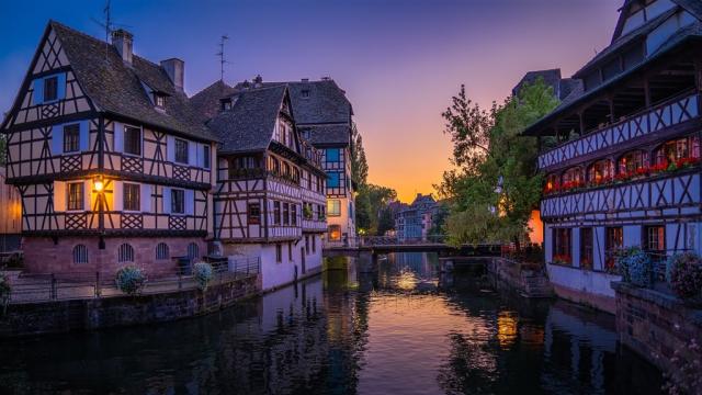 strasbourg-4988969_1920.jpg