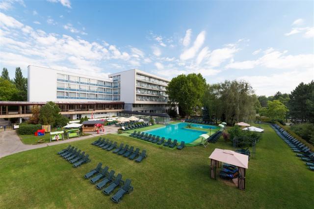 Splendid Pool.jpg