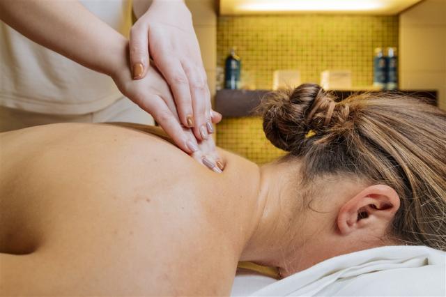 Massage (3).JPG