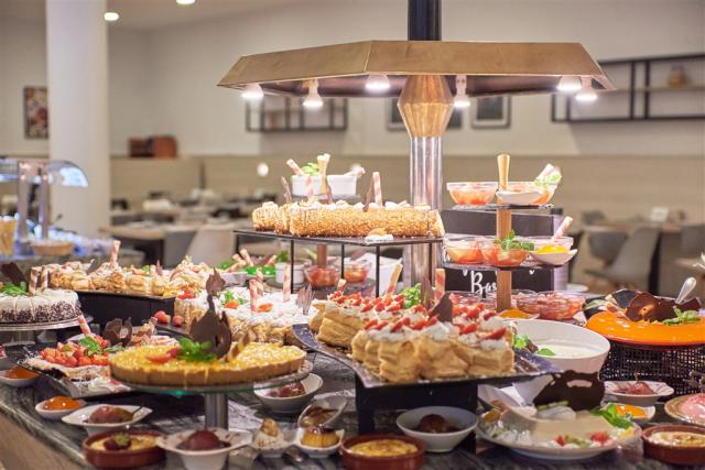 4_1_1Buffet.jpg