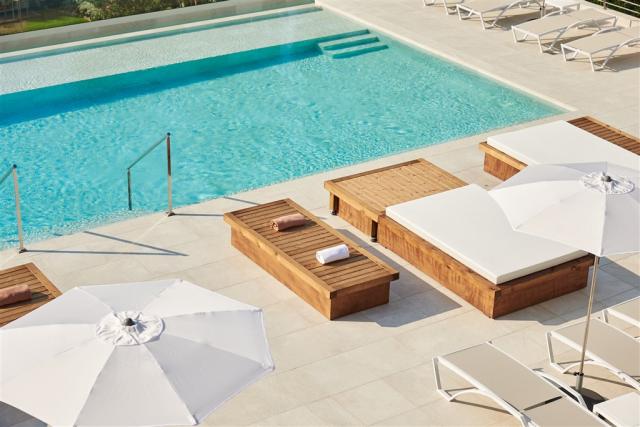6_1_Infinity Pool.jpg