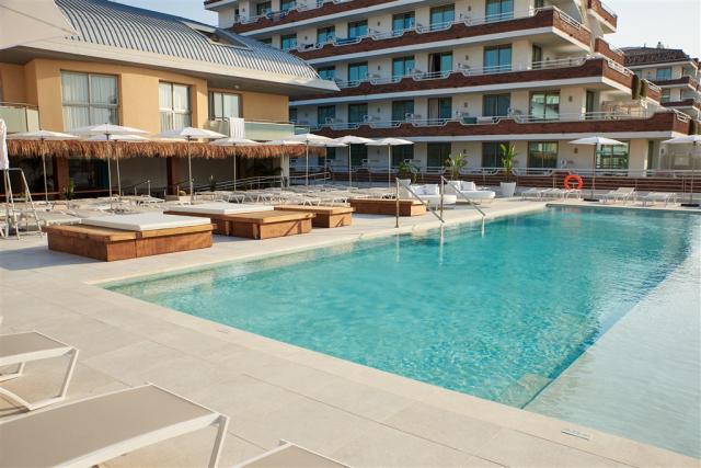 6_2_Infinity Pool1.jpg