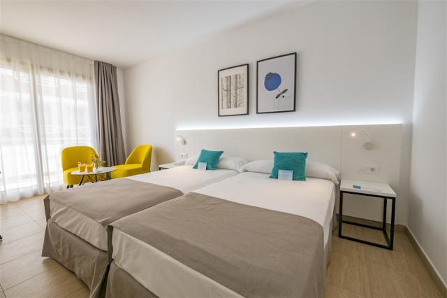 10_1_Premium_Room.jpg