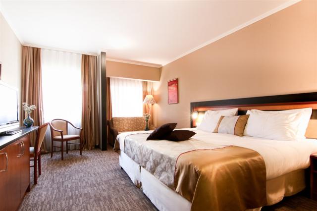 Hotel Vivat dvoulůžkový pokoj.jpg