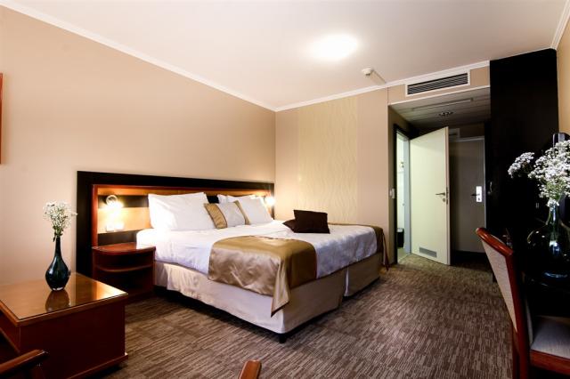 Dvoulůžkový pokoj hotelu Vivat.jpg