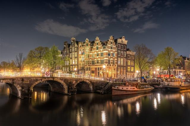 bridge-4230946_1920.jpg