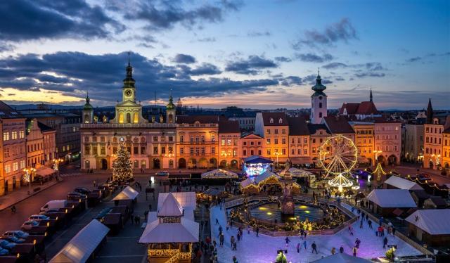 christmas-market-6849603_1920.jpg