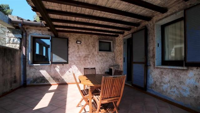 patio bilo 300.jpg