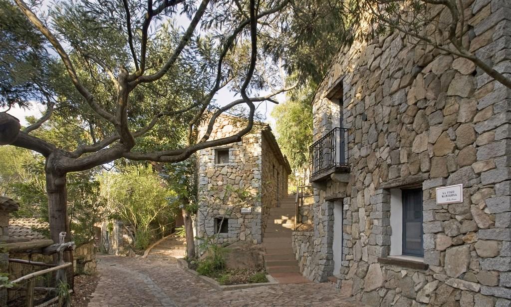 esterni - borgo.jpg