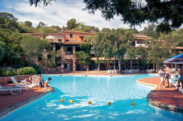 18 - Piscina Borgo.jpg