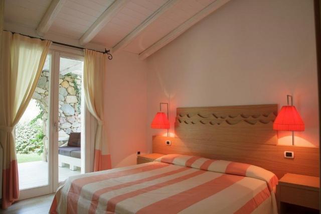 GARDEN_BEACH_Junior Suite (2)2.jpg