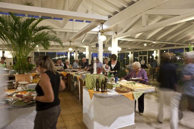 GARDEN BEACH_CENTRÁLNÍ RESTAURACE LA BAHIA.jpg