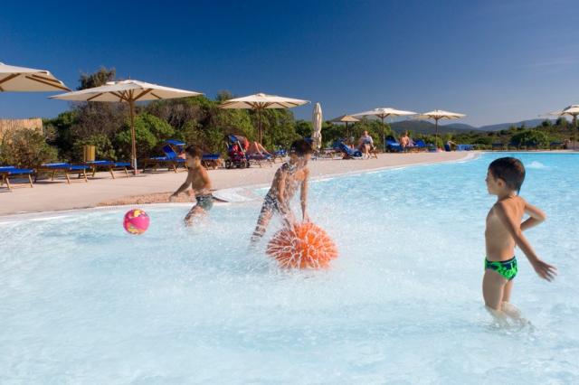resort-valle-dell-erica-gallery-servizi-piscina-bimbi-santa-ter
