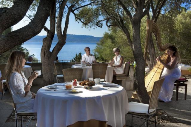 hotel-capo-d-orso-gallery-colazione-arpa-palau-.jpg