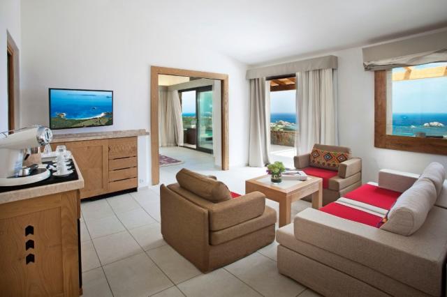 resort-valle-dell-erica-gallery-camere-imperial-piscina-santa-t