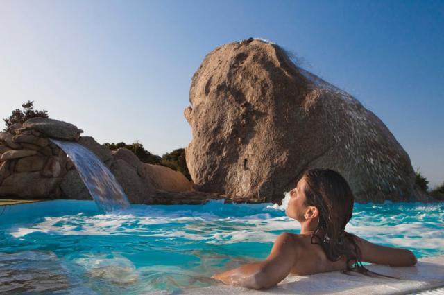 resort-valle-dell-erica-gallery-centro-benessere-idromassaggio-