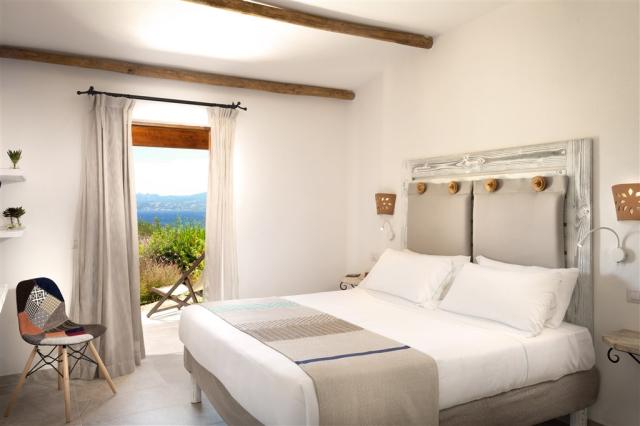 18_Lepre_Senior_suite_deluxe_parco_vm_camera_terrazza_RGB.jpg