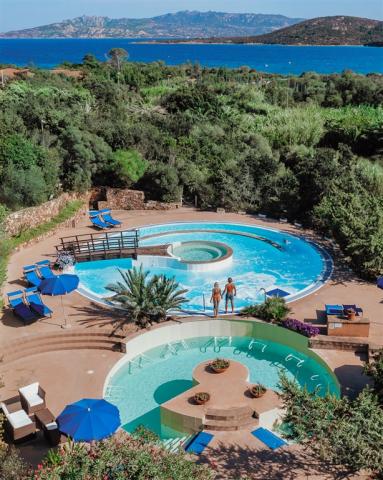 4bis_Lepre_social_spa_pano_piscine_coppia_V_RGB_TEA.jpeg