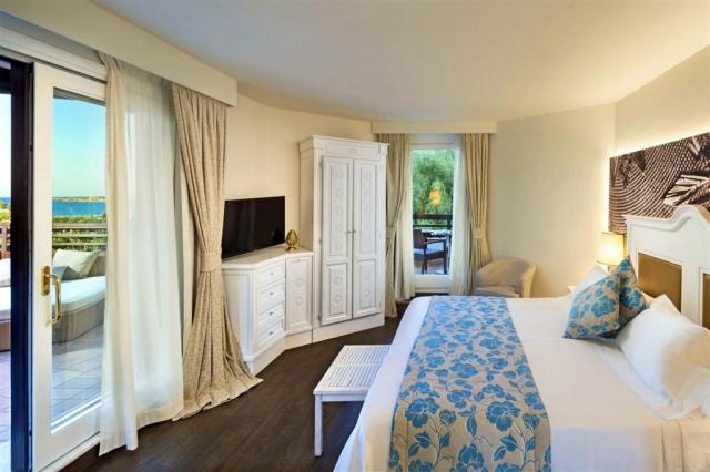 Premium-Suite-Bedroom-01-Abi-dOru-Hotel-Spa-2048x1365.jpg