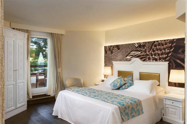 Premium-Suite-Bedroom-02-Abi-dOru-Hotel-Spa-2048x1365.jpg