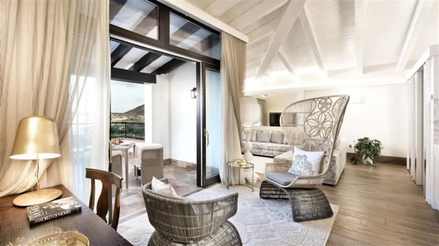ABIDORU_Suite Grazia Deledda_living room2.jpg