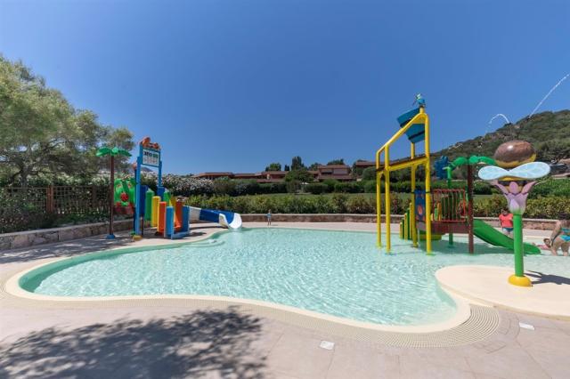 Kid's Pool (2).jpg