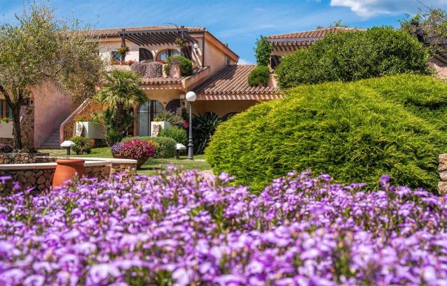BAIA_DI_NORA_Camere vista giardino.jpg