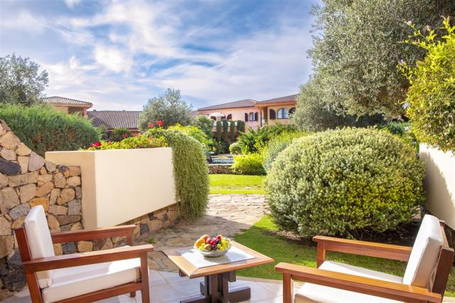 Hotel_Baia_di_Nora_Deluxe_Fontana_Park_View (7).jpg