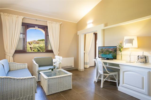 Hotel_Baia_di_Nora _Suite (1).jpg