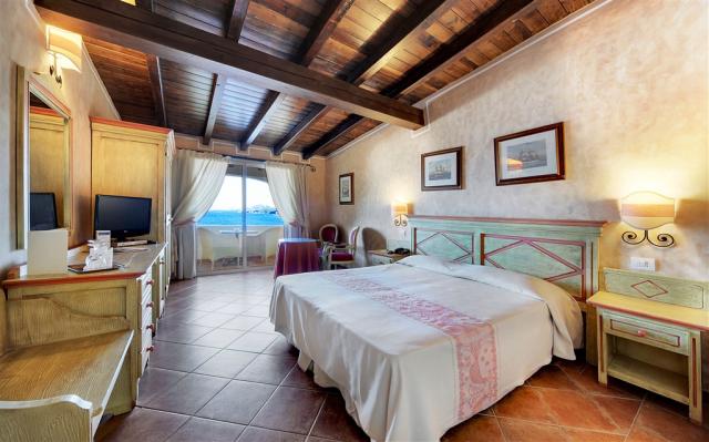 COLONNA_RESORT_pokoj_standard_s_vyhledem_na_more.jpg