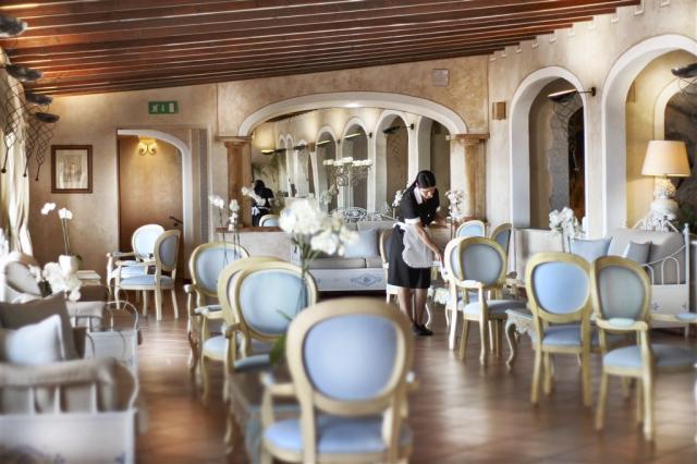 COLONNA_RESORT_hala3.jpg