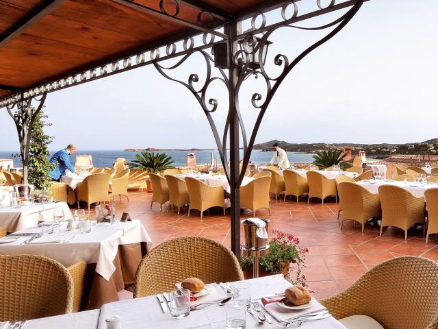 COLONNA_RESORT_restaurace_Colonna_terasa.jpg