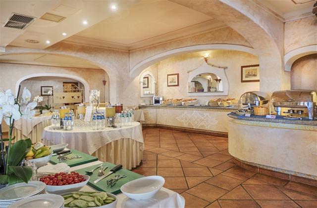 COLONNA_RESORT_restaurace_Buffet Breakfast 3.jpg