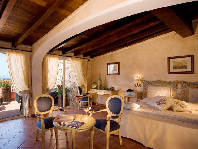 COLONNA_RESORT_pokoj_deluxe1.jpg