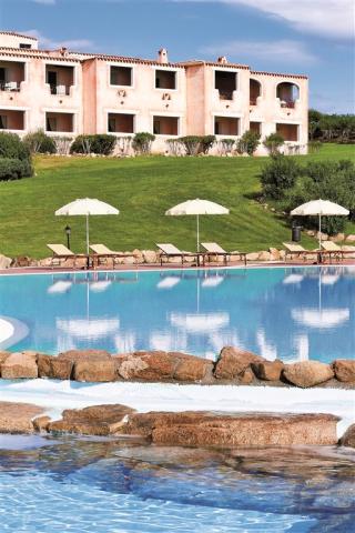 COLONNA_RESORT_Pool Area_1.jpg