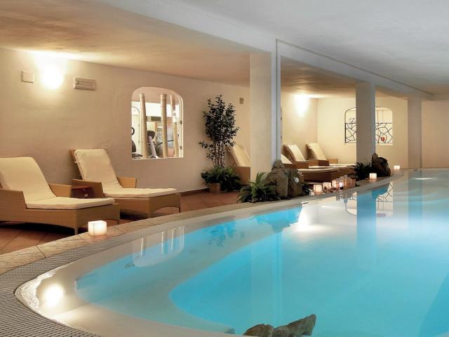 COLONNA_RESORT_wellness_bazen.jpg