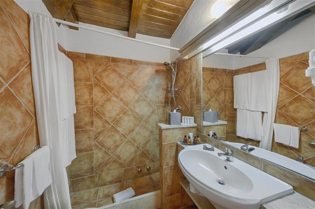 Camera Deluxe_Bagno.jpg