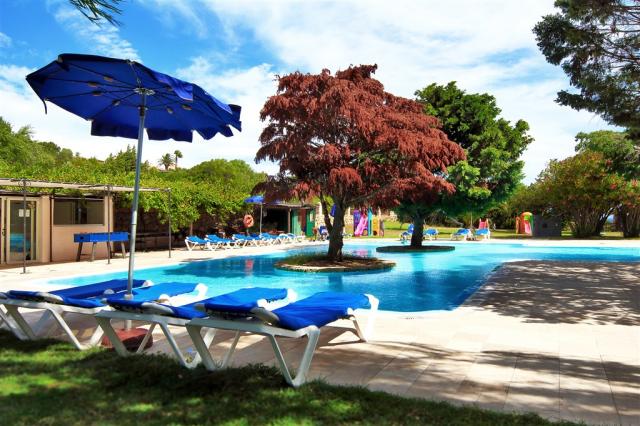 COLONNA_COUNTRY_Piscina Sporting 2.jpg