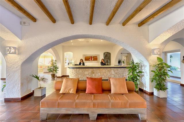COLONNA GRAND HOTEL CAPO TESTA_Reception_CT.jpg
