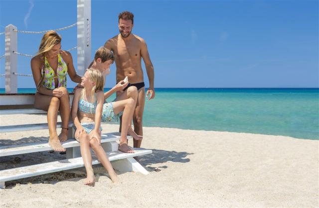 47tris_Dune_famiglia_spiaggia_casetta_RGB1.jpg