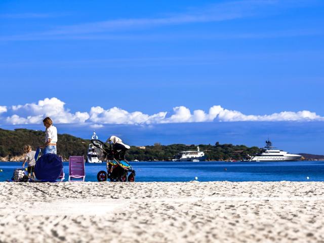 COLONNA_BEACH_HOTEL_MARINELLA_plaz.jpg