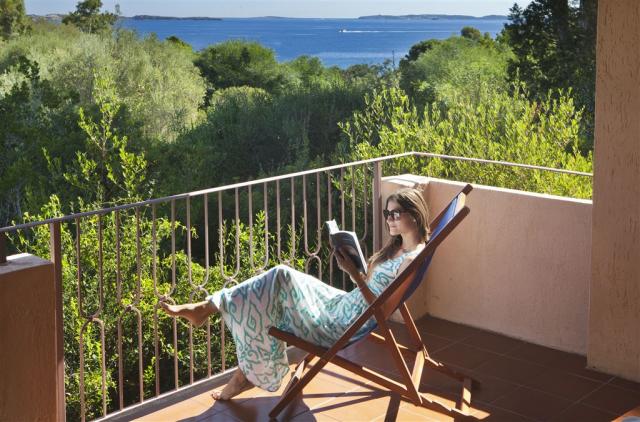 15_Mirto_veranda_bordo_piscina_vmRGB.jpg
