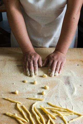 SU_GOLOGONE_ pasta fatta a mano.jpg