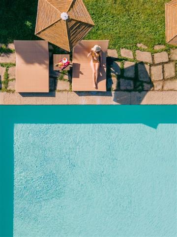 POOL6.jpg