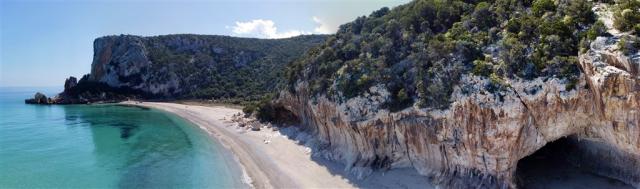 cala luna drone.jpg