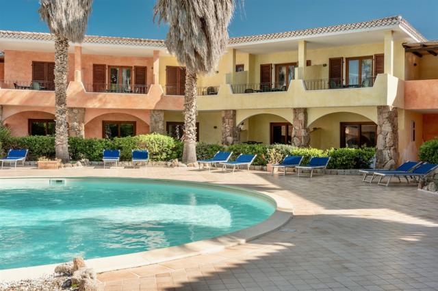 Isstravel GreenVillage piscina 3.jpg