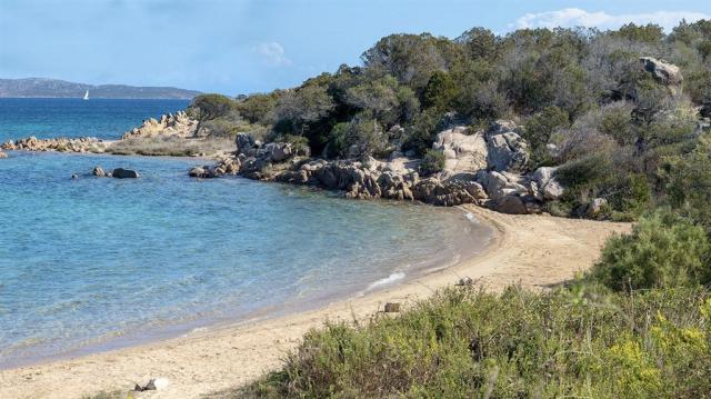 Isstravel GreenVillage spiaggia palau 4.jpg