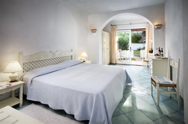 CLUB_HOTEL_camera_standard1.jpg